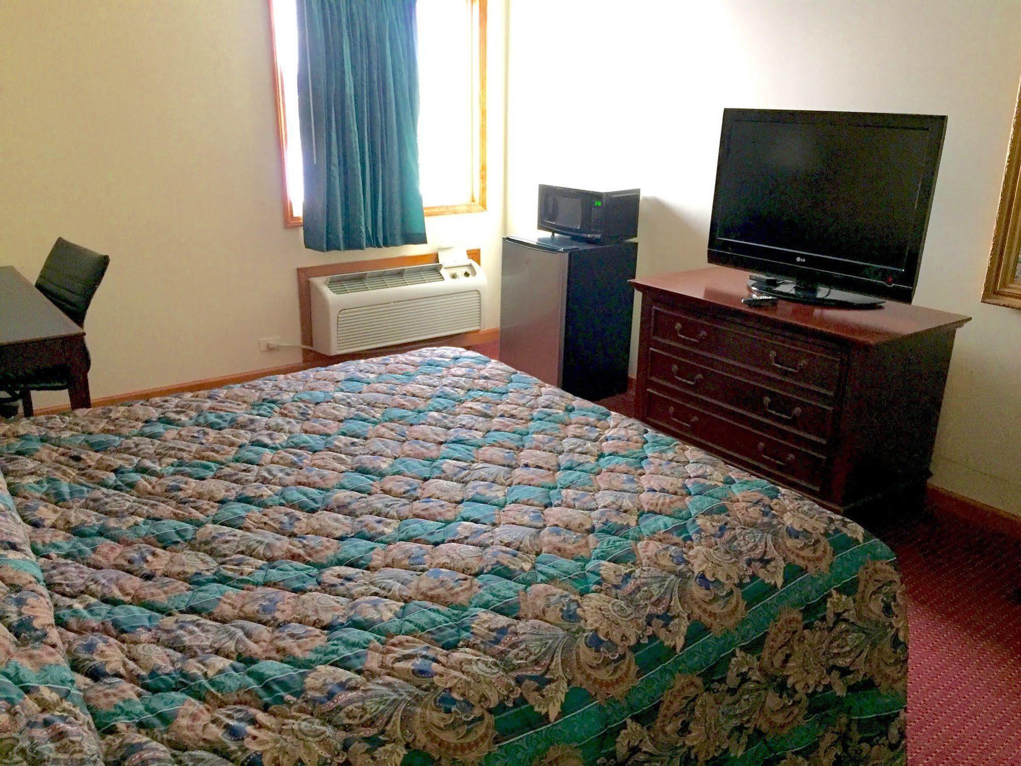 Executive Inn And Suites วอคีแกน ภายนอก รูปภาพ