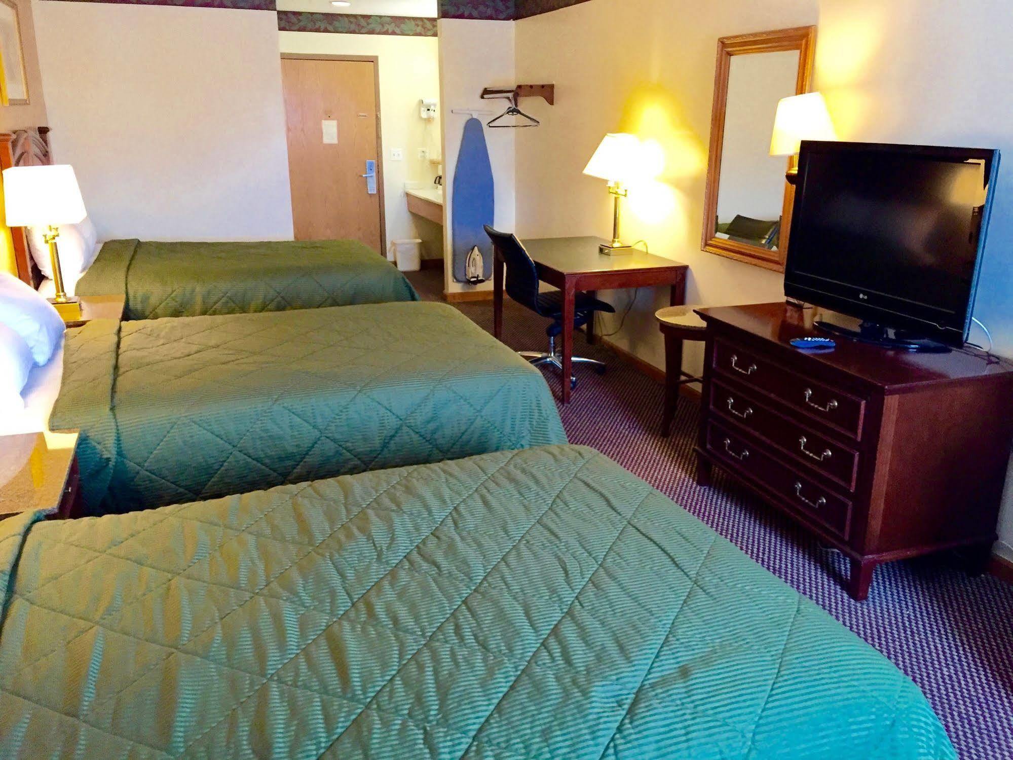 Executive Inn And Suites วอคีแกน ภายนอก รูปภาพ